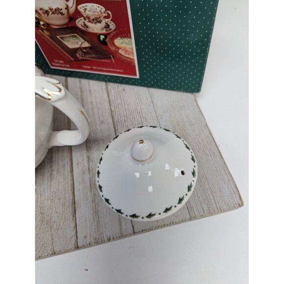 Vintage A Cup of Christmas Tea Full Size Teapot Waldman House Press in Box - Picture 4 of 9